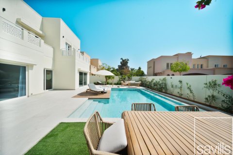 Villa in Meadows, Dubai, UAE 5 bedrooms, 353 sq.m. № 647364 - photo 3