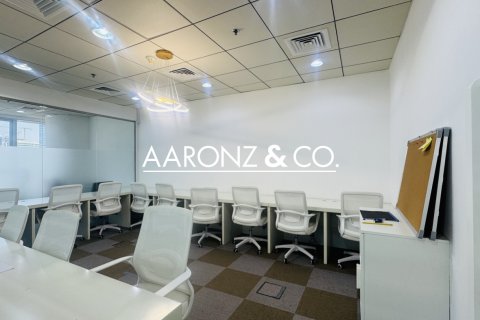 Kontor asukohaga Business Bay, Dubai, AÜE: 102 m² Nr 691991