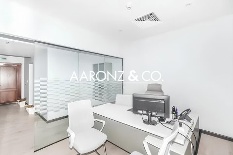 Büroraum zur Miete in Jumeirah Lake Towers, Dubai, VAE 97 m2 Nr. 691992 - Foto 3