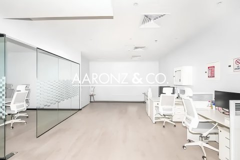 Birojs Jumeirah Lake Towers, Dubaijā, AAE 97 m2 Nr. 691992