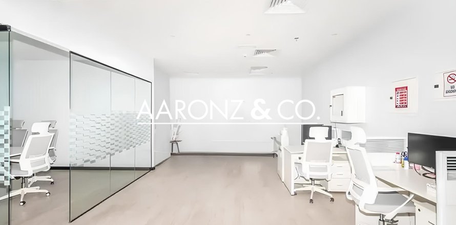 Kancelária v Jumeirah Lake Towers, Dubai, SAE 97 m2 č. 691992