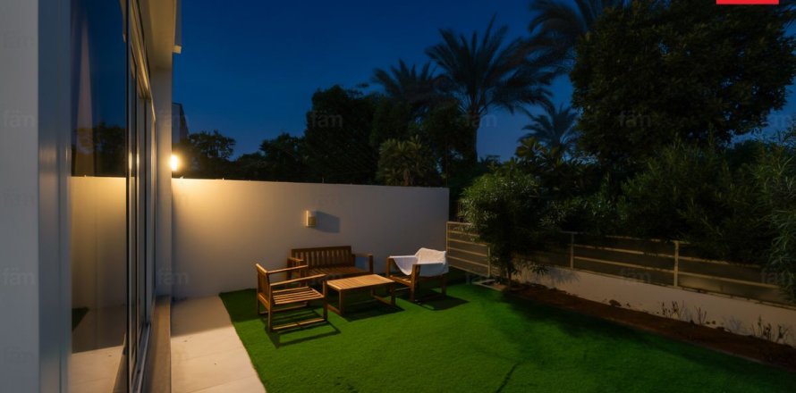 Βίλα σε Dubai, ΗΑΕ 4 υπνοδωμάτια, 322.9 τ.μ. Αρ. 696941