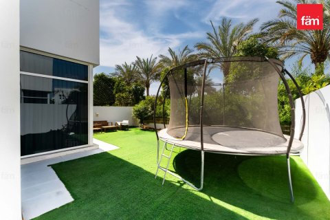 Villa en venta en Dubai, EAU 4 dormitorios, 322.9 m2 № 696941 - foto 4