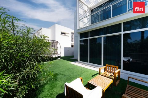 Villa en venta en Dubai, EAU 4 dormitorios, 322.9 m2 № 696941 - foto 22