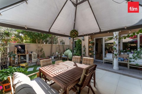 Villa til salg i Dubai, UAE 2 soveværelser, 172.8 kvm № 696940 - foto 27