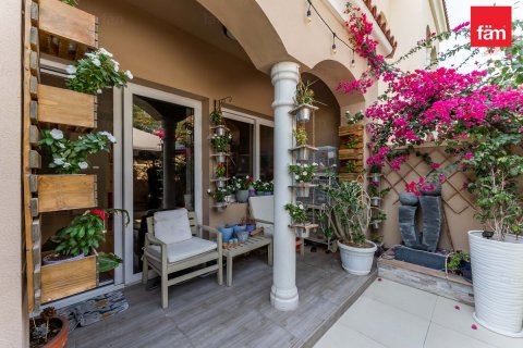 ویلا در Dubai ، امارات متحده عربی 2 خوابه ، 172.8 متر مربع.  شماره 696940