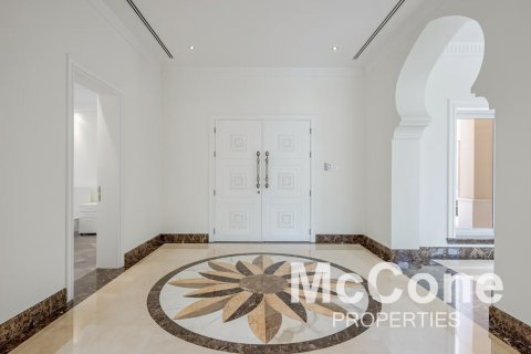 Villa in Emirates Hills, Dubai, UAE 5 bedrooms, 3142.63 sq.m. № 587130 - photo 22