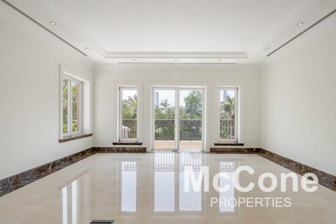 Villa in Emirates Hills, Dubai, UAE 5 bedrooms, 3142.63 sq.m. № 587130 - photo 12