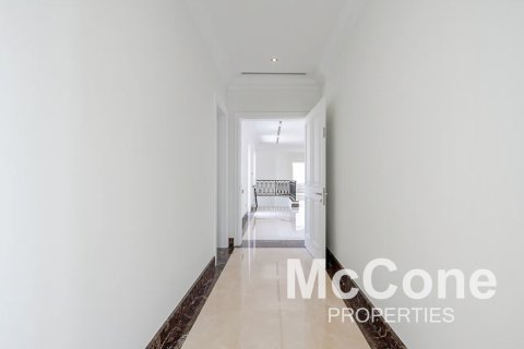 Villa in Emirates Hills, Dubai, UAE 5 bedrooms, 3142.63 sq.m. № 587130 - photo 21