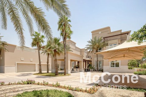 Villa in Emirates Hills, Dubai, UAE 5 bedrooms, 3142.63 sq.m. № 587130 - photo 2