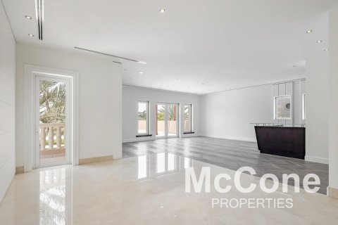 Villa in Emirates Hills, Dubai, UAE 5 bedrooms, 3142.63 sq.m. № 587130 - photo 16
