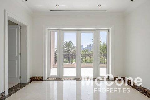 Villa in Emirates Hills, Dubai, UAE 5 bedrooms, 3142.63 sq.m. № 587130 - photo 26