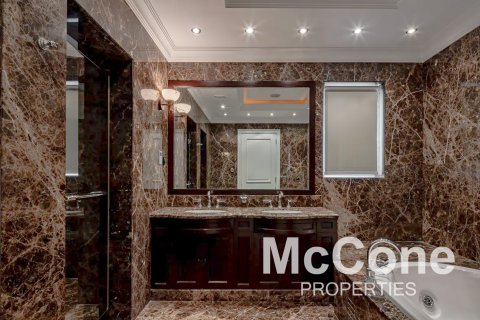 Villa in Emirates Hills, Dubai, UAE 5 bedrooms, 3142.63 sq.m. № 587130 - photo 25