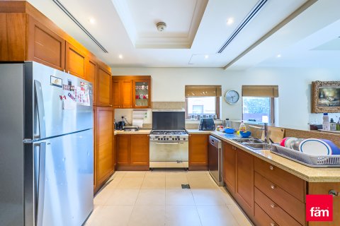 Vilë në Al Furjan, Dubai, Emiratet e Bashkuara Arabe 5 dhoma gjumi, 600 m2. № 758393 - Foto 13