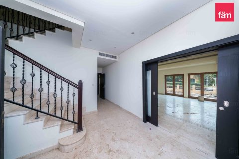 Al Furjan, Dubai, UAE의 판매용 빌라 침실 5개, 600제곱미터 번호 758393 - 사진 22