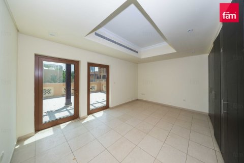Al Furjan, Dubai, UAE의 판매용 빌라 침실 5개, 600제곱미터 번호 758393 - 사진 26