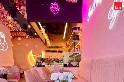 Magazin de închiriat în Dubai, EAU 81.2 mp.  №758392 - poză 4