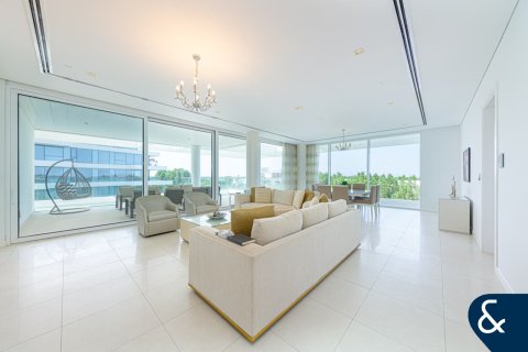 Apartment in Al Barari, Dubai, UAE 4 bedrooms, 639 sq.m. № 667184 - photo 1