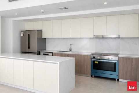 Villetta a schiera in vendita a Dubai, EAU 3 camere da letto, 174 mq. № 701244 - foto 2