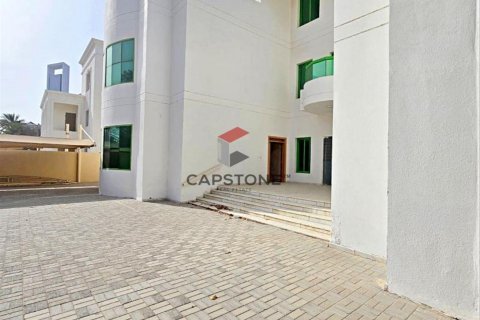 Müüa villa asukohaga Al Bateen, Abu Dhabi, AÜE: 7 magamistoaga, 1580 m² Nr 604500 - pilt 2