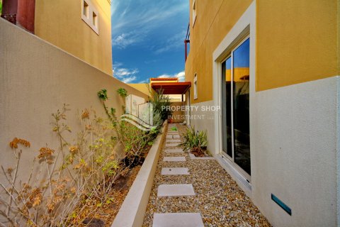 Вилла Al Raha Gardens, Абу-Даби, БАӘ-да 3 жатын бөлмелер, 255 м² № 716787 - фото 2