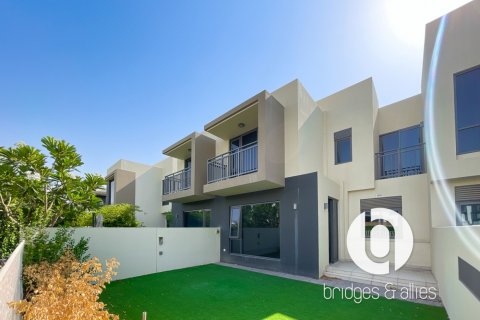 וילה להשכרה ב Dubai Hills Estate, Dubai, איחוד האמירויות  3 חדרי שינה, 209 מ"ר, מספר 741567 - תמונה 2
