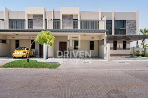 Townhouse in Dubai, UAE 3 bedrooms, 184.69 sq.m. № 743940