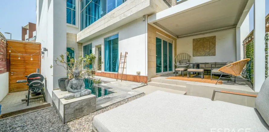 Villa in Jumeirah Village Circle, Dubai, VAE: 4 Schlafzimmer, 529 m2 Nr. 649658