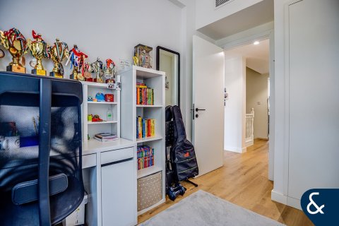 Βίλα σε Dubai, ΗΑΕ 4 υπνοδωμάτια, 244 τ.μ. Αρ. 667499 - φωτογραφία 17