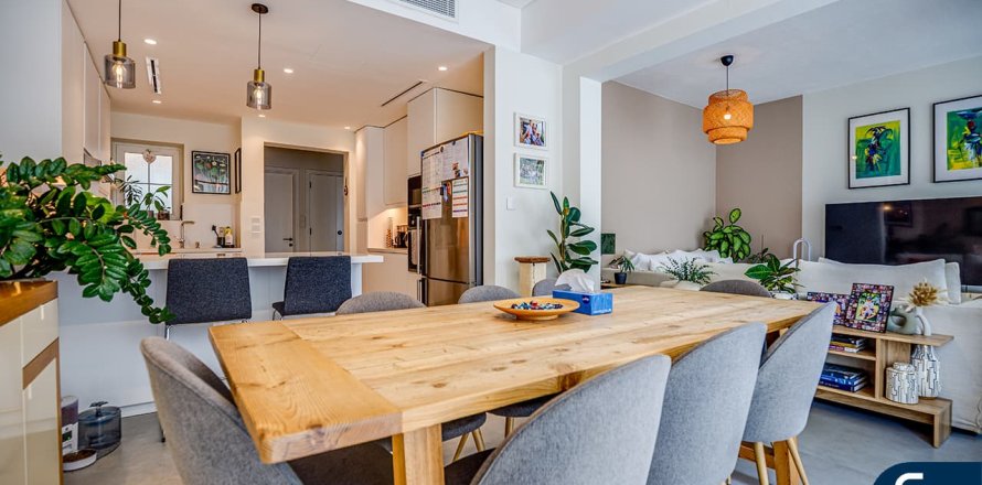 Βίλα σε Dubai, ΗΑΕ 4 υπνοδωμάτια, 244 τ.μ. Αρ. 667499