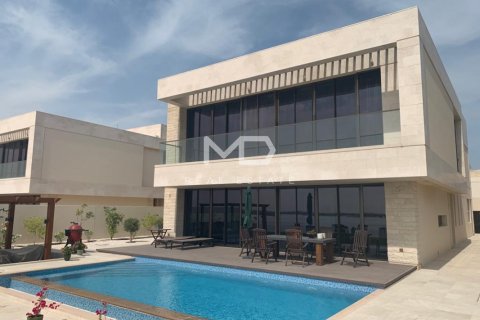 Villa sa Saadiyat Island, Abu Dhabi, UAE 5 silid-tulugan, 751 sq.m. № 554614 - larawan 2