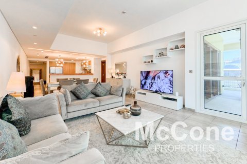 Apartament në Palm Jumeirah, Dubai, Emiratet e Bashkuara Arabe 2 dhoma gjumi, 173.73 m2. № 587383 - Foto 1