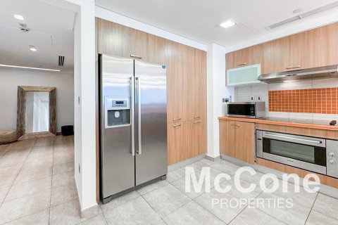 Apartament në Palm Jumeirah, Dubai, Emiratet e Bashkuara Arabe 2 dhoma gjumi, 173.73 m2. № 587383 - Foto 5