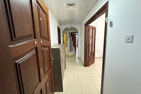 Üürile anda hoone asukohaga Al Khalidiya, Abu Dhabi, AÜE: 297.3 m² Nr 557415 - pilt 9