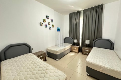 Üürile anda hoone asukohaga Al Khalidiya, Abu Dhabi, AÜE: 297.3 m² Nr 557415 - pilt 2