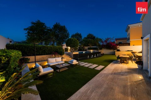 Villa til salgs i Dubai, Emiratene 5 soverom, 744.6 kvm Nr. 710091 - Foto 27