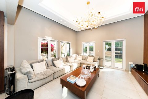 Villa til salgs i Dubai, Emiratene 5 soverom, 744.6 kvm Nr. 710091 - Foto 6