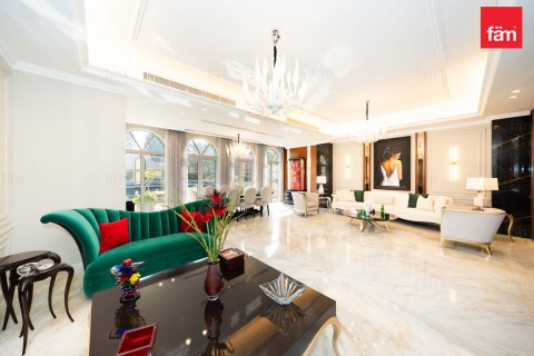 Villa til salgs i Dubai, Emiratene 5 soverom, 744.6 kvm Nr. 710091 - Foto 3