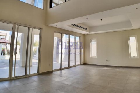 Снять в аренду виллу в Mina Al Arab, Рас-эль-Хайма, ОАЭ 4 спальни, 443м2, № 645449 - фото 4