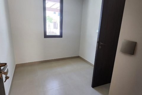 Khalifa City, Abu Dhabi, UAE의 판매용 타운하우스 침실 3개, 150제곱미터 번호 604843 - 사진 17