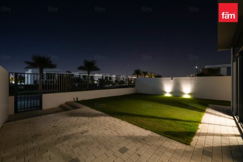 Таунхаус Дубай, БАӘ-да 4 жатын бөлмелер, 270.7 м² № 661511 - фото 12