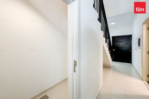 Dubai, UAE의 판매용 빌라 침실 3개, 175제곱미터 번호 661508 - 사진 8