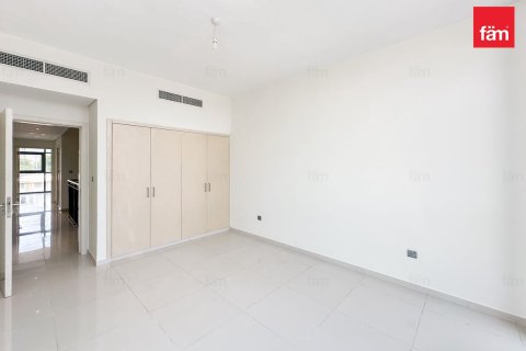 Dubai, UAE의 판매용 빌라 침실 3개, 175제곱미터 번호 661508 - 사진 2
