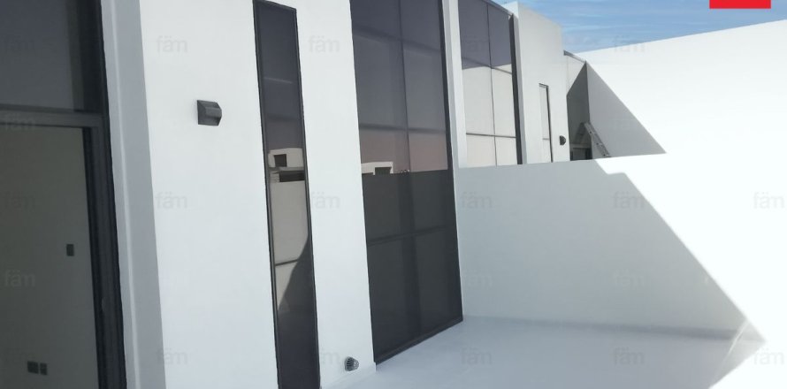 Dubai, UAE의 빌라 침실 3개, 175제곱미터 번호 661508
