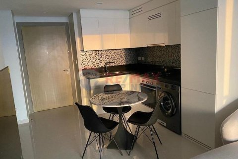 Huoneisto Business Bay, Dubai, Arabiemiraatit 2 makuuhuonetta, 75.2 m2 № 563397 - kuva 3