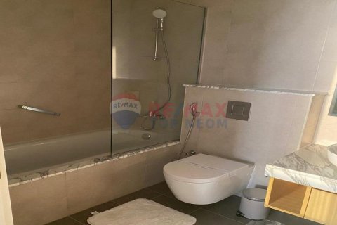 Huoneisto Business Bay, Dubai, Arabiemiraatit 2 makuuhuonetta, 75.2 m2 № 563397 - kuva 8