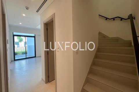 טאונהאוס להשכרה ב Arabian Ranches 3, Dubai, איחוד האמירויות  3 חדרי שינה, 209 מ"ר, מספר 628375 - תמונה 2