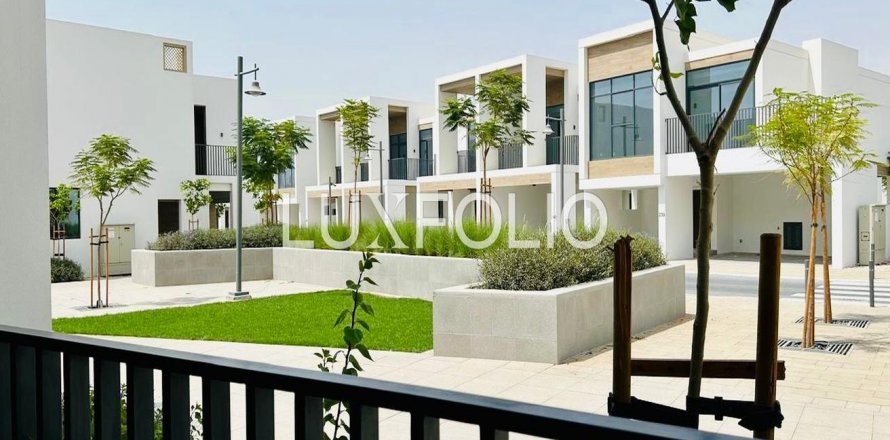 טאונהאוס ב Arabian Ranches 3, Dubai, איחוד האמירויות 3 חדרי שינה, 209 מ"ר מספר 628375