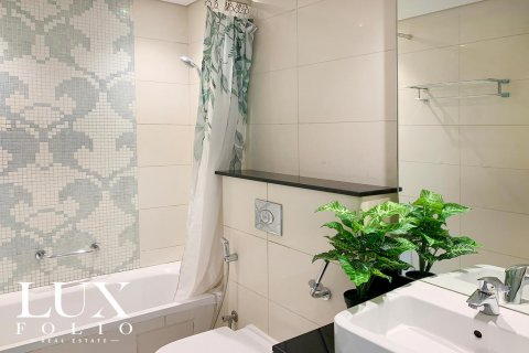 Apartament në Business Bay, Dubai, Emiratet e Bashkuara Arabe 2 dhoma gjumi, 126 m2. № 628378 - Foto 10