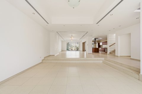 Villa te huur in Jumeirah, Dubai, VAE 5 slaapkamers, 390.19 vr.m., nr 749848 - foto 2